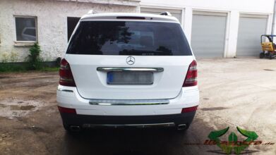 wrappsta.de_carwrapping-vollfolierung_Mercedes-gl_glanz-weiss_3d-carbon_06.jpg
