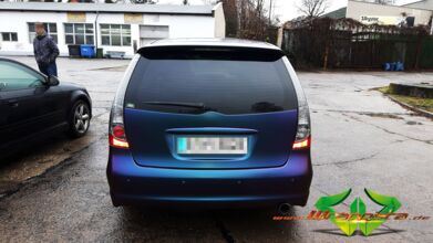 wrappsta.de_carwrapping-vollfolierung_mitsubishi-grandis-2005_rushing-riptide-cyan-purple_05.jpg