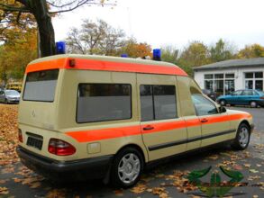 wrappsta.de_carwrapping_Mercedes-Binz_Krankentransportwagen_01.jpg
