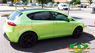 wrappsta.de_carwrapping_seat-leon_light-green-pearlescent_carbon_01.jpg