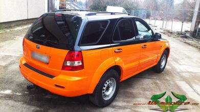 wrappsta.de_carwrapping-autofolierung_kia-sorento_neon-orange-glanz_scheibentoenung_12.jpg