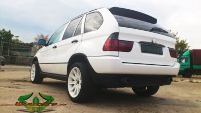 wrappsta.de_carwrapping-vollfolierung_BMW-x5_glanz-weiss_05.jpg