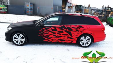 wrappsta.de_carwrapping-vollfolierung_Mercedes-c-klasse-frozen-red-chrome_05.jpg