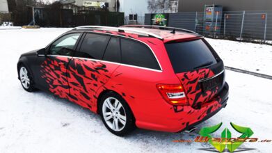 wrappsta.de_carwrapping-vollfolierung_Mercedes-c-klasse-frozen-red-chrome_06.jpg