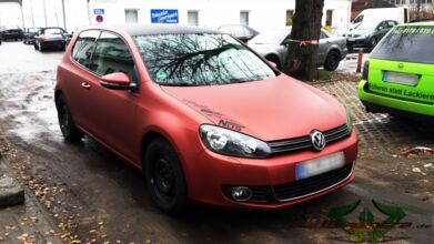 wrappsta.de_carwrapping_Golf-6_red-aluminium_03.jpg