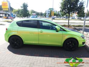 wrappsta.de_carwrapping_seat-leon_light-green-pearlescent_carbon_02.jpg