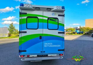 wrappsta.de-carwrapping-vollfolierung-mercedes_rtw-Werbedesign-06.jpg