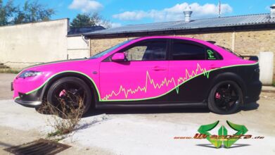 wrappsta.de_carwrapping-autofolierung_Mazda-6_pink_carbon_neongruen_04.jpg