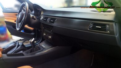 wrappsta.de_carwrapping-autofolierung_bmw-innenraum-3d-carbon_07.jpg