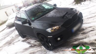wrappsta.de_carwrapping-autofolierung_bmw-x6_ultra-matt-schwarz_glanz-schwarz-05.jpg