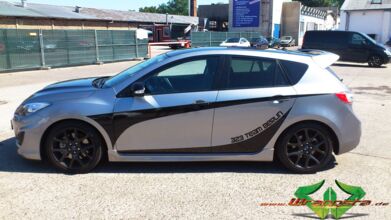 Mazda 3 MPS - glanz schwarz "Need for Speed" Design