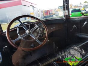 wrappsta.de_carwrapping-vollfolierung_Horch-1920_-Blue-gloss_05.jpg