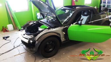 wrappsta.de_carwrapping-vollfolierung_smart-roadster_gruen-glanz_matte-schwarz_013.jpg