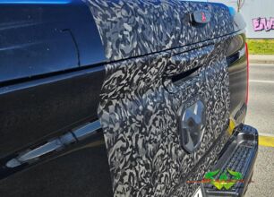 wrappsta.de-carwrapping-vollfolierung-dodge_ram-shadow_black-05.jpg