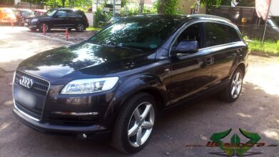 wrappsta.de_carwrapping-autofolierung_audi-q7_matt-schwarz_gold-orange_01.jpg