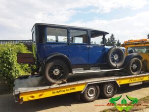 wrappsta.de_carwrapping-vollfolierung_Horch-1920_-Blue-gloss_07.jpg