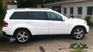 wrappsta.de_carwrapping-vollfolierung_Mercedes-gl_glanz-weiss_3d-carbon_08.jpg