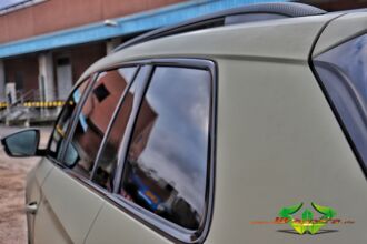 wrappsta.de-carwrapping-vollfolierung-Skoda_Kodiaq-matt_khaki_green-ravenblack_carbon-scheibentoenung-08.jpg