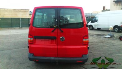 wrappsta.de_carwrapping-autofolierung_VW-T5_blut-rot_glanz-schwarz_06.jpg