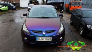 wrappsta.de_carwrapping-vollfolierung_mitsubishi-grandis-2005_rushing-riptide-cyan-purple_02.jpg
