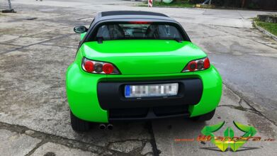 wrappsta.de_carwrapping-vollfolierung_smart-roadster_gruen-glanz_matte-schwarz_07.jpg