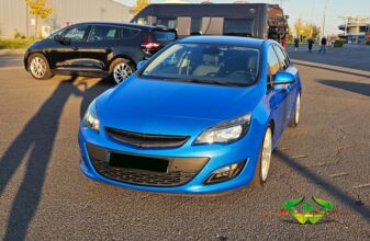 wrappsta.de-carwrapping-vollfolierung-opel_astra_j-blue_diamond-glanz_schwarz-08.jpg
