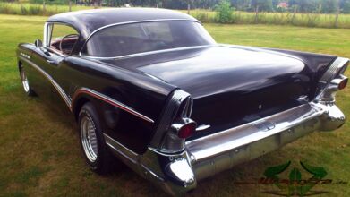 wrappsta.de_carwrapping-autofolierung_buick-roadmaster-1957_glanz-schwarz_13.jpg
