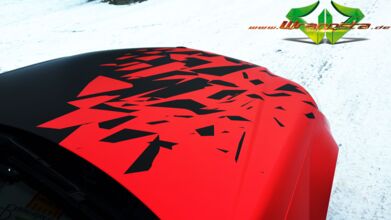 wrappsta.de_carwrapping-vollfolierung_Mercedes-c-klasse-frozen-red-chrome_15.jpg