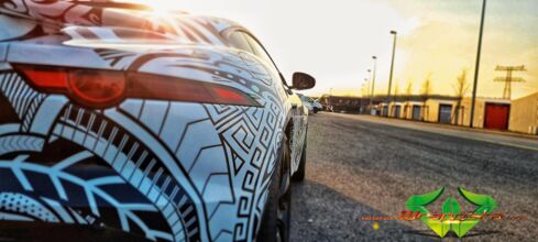 wrappsta.de-carwrapping-vollfolierung-jaguar_f_type-digitaldruck-Maori_02.jpg