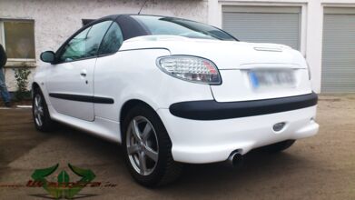 wrappsta.de_carwrapping-autofolierung_Peugeot-206-cc_glanz-weiss_schwarz-carbon_08.jpg