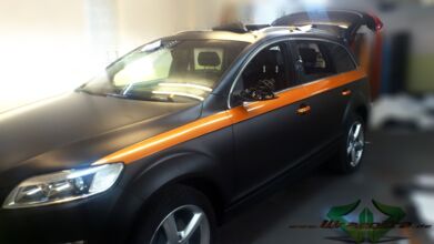 wrappsta.de_carwrapping-autofolierung_audi-q7_matt-schwarz_gold-orange_02.jpg