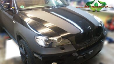 wrappsta.de_carwrapping-autofolierung_bmw-x6_ultra-matt-schwarz_glanz-schwarz-01.jpg