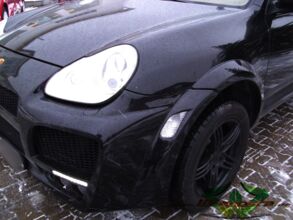 wrappsta.de_carwrapping-autofolierung_porsche-cayenne_glanz-schwarz_03.jpg