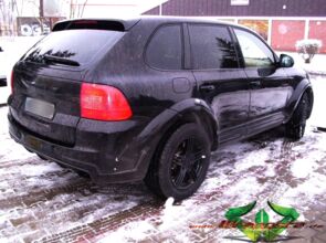 wrappsta.de_carwrapping-autofolierung_porsche-cayenne_glanz-schwarz_05.jpg