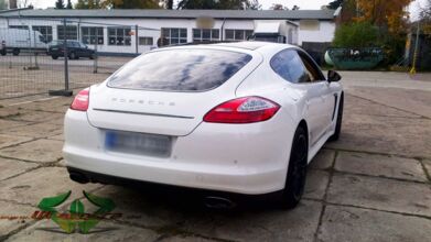 wrappsta.de_carwrapping-autofolierung_porsche-panamera_glanz-schwarz_06.jpg