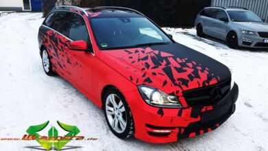 wrappsta.de_carwrapping-vollfolierung_Mercedes-c-klasse-frozen-red-chrome_02.jpg